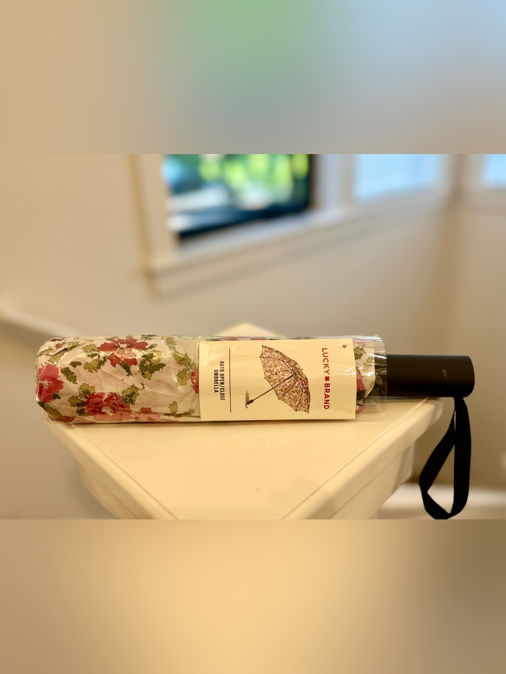 Lucky Brand Floral Auto Open/Close Compact Umbrella NWT Travel Size